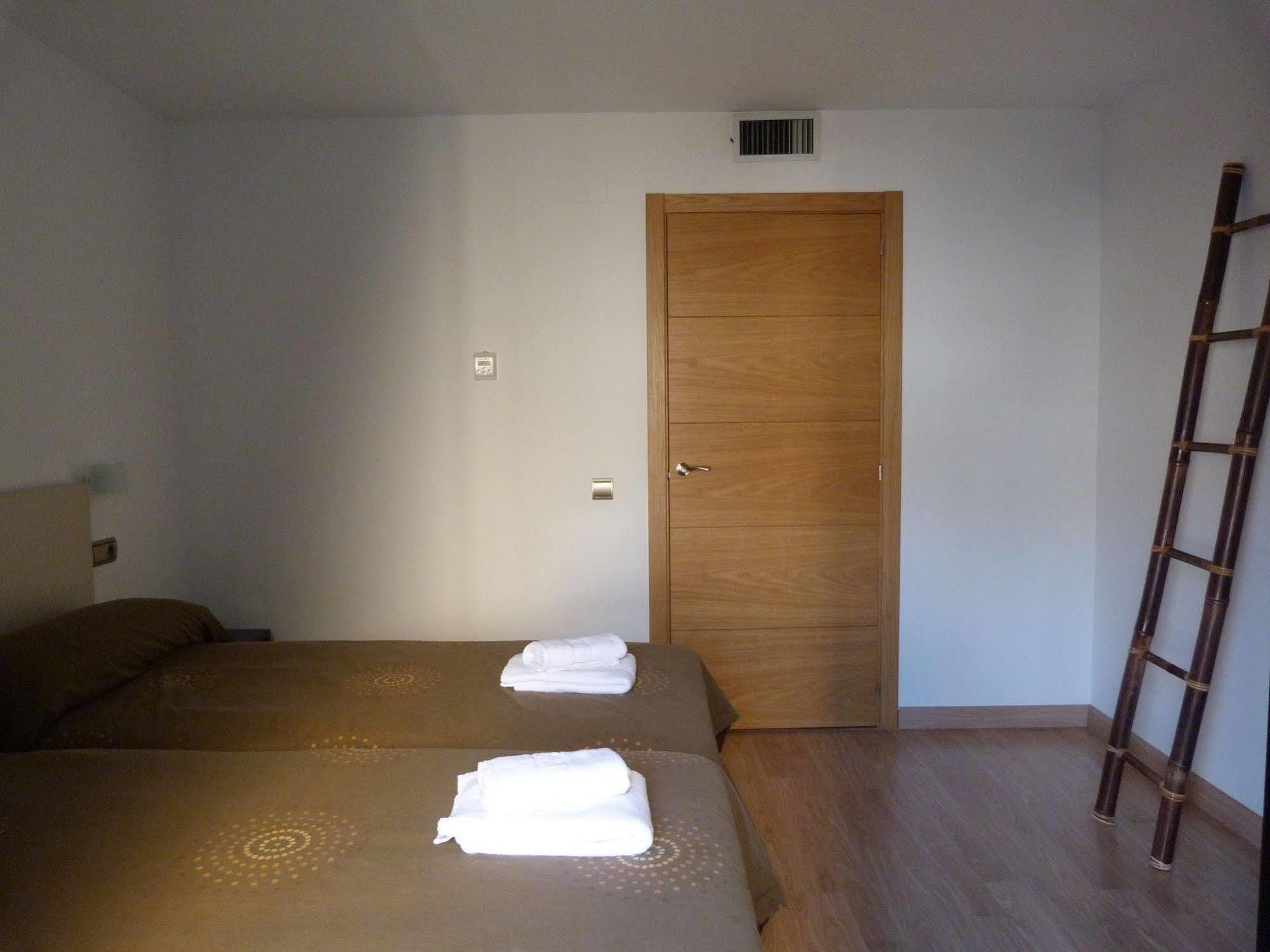 Apartamentos Puerta De Ordesa Laspuña Esterno foto